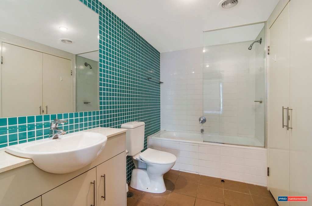 1060/1 Ocean Street BURLEIGH HEADS 4