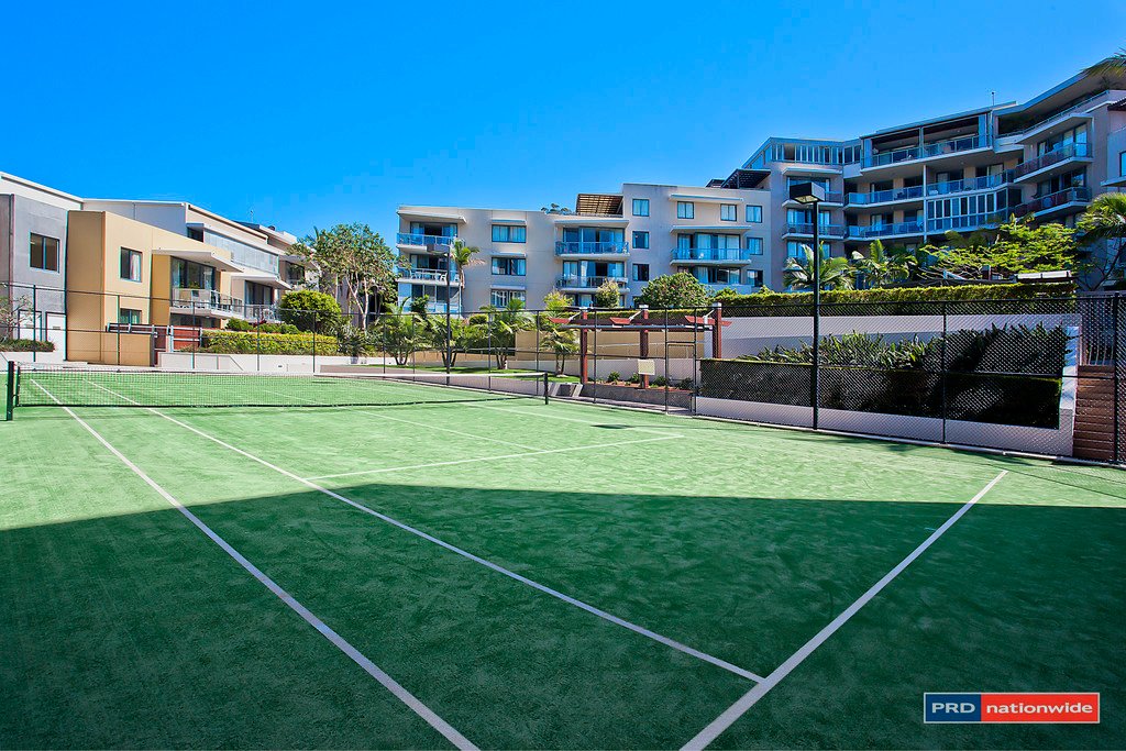 1060/1 Ocean Street BURLEIGH HEADS 9