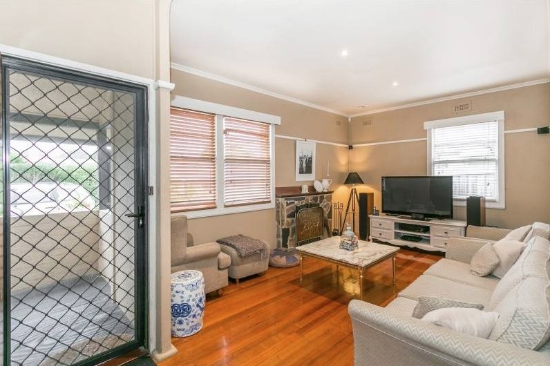 Gallery: 1061 North Road