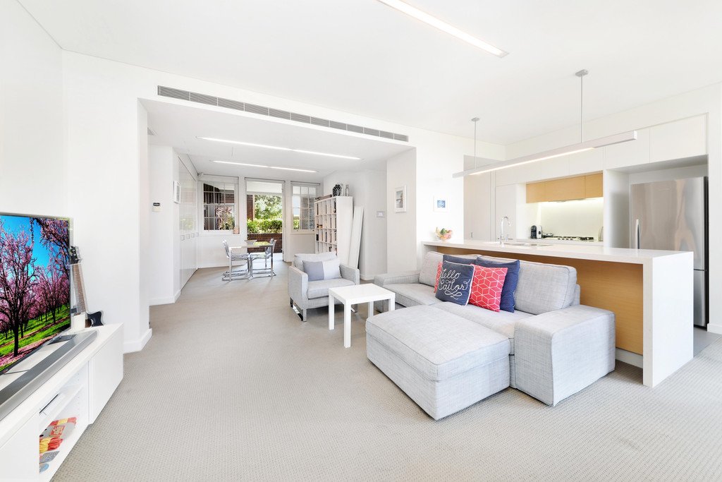 106/1 Pavilion Drive LITTLE BAY 2