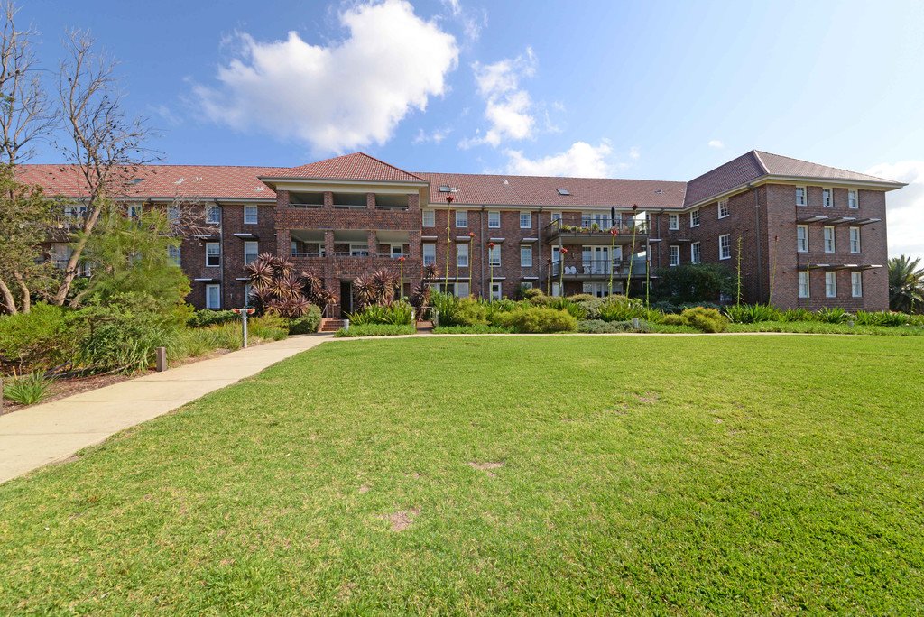 106/1 Pavilion Drive LITTLE BAY 17