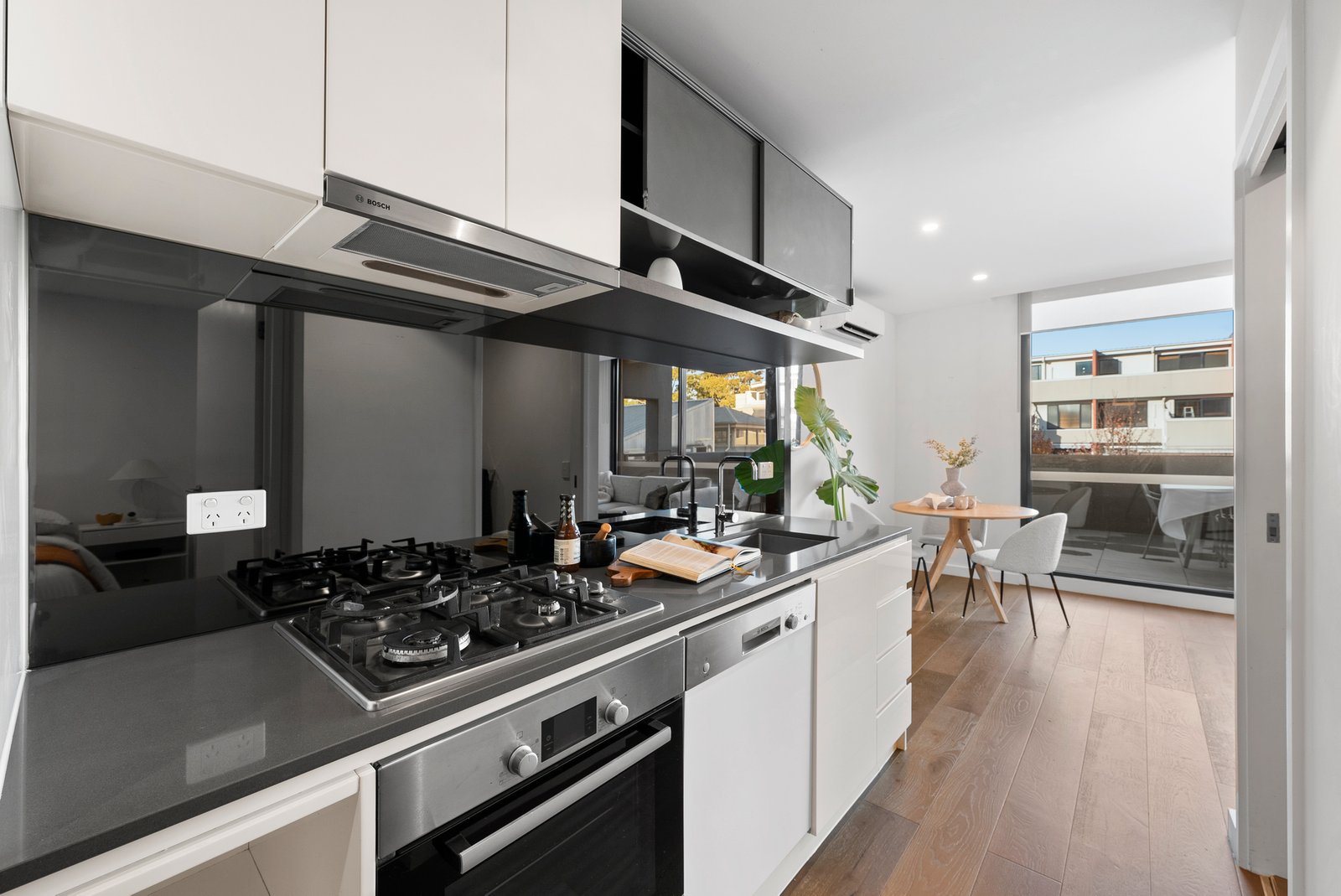 Gallery: 106/111 Inkerman Street