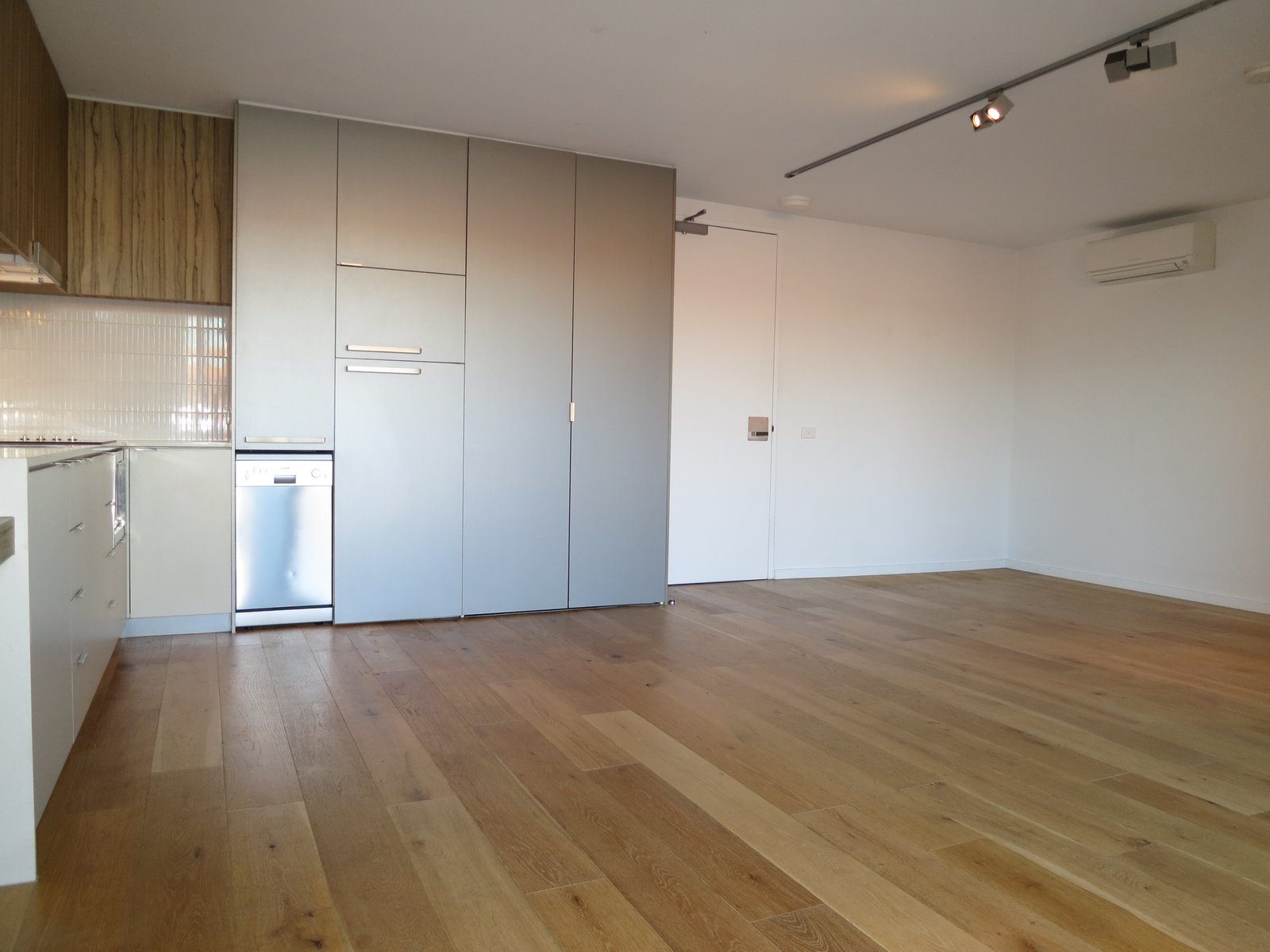 Gallery: 106/131 Acland Street