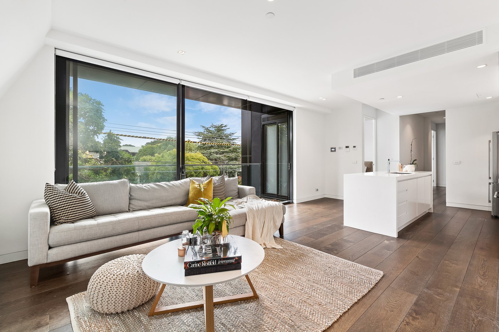 Gallery: 106/186 Bay Street