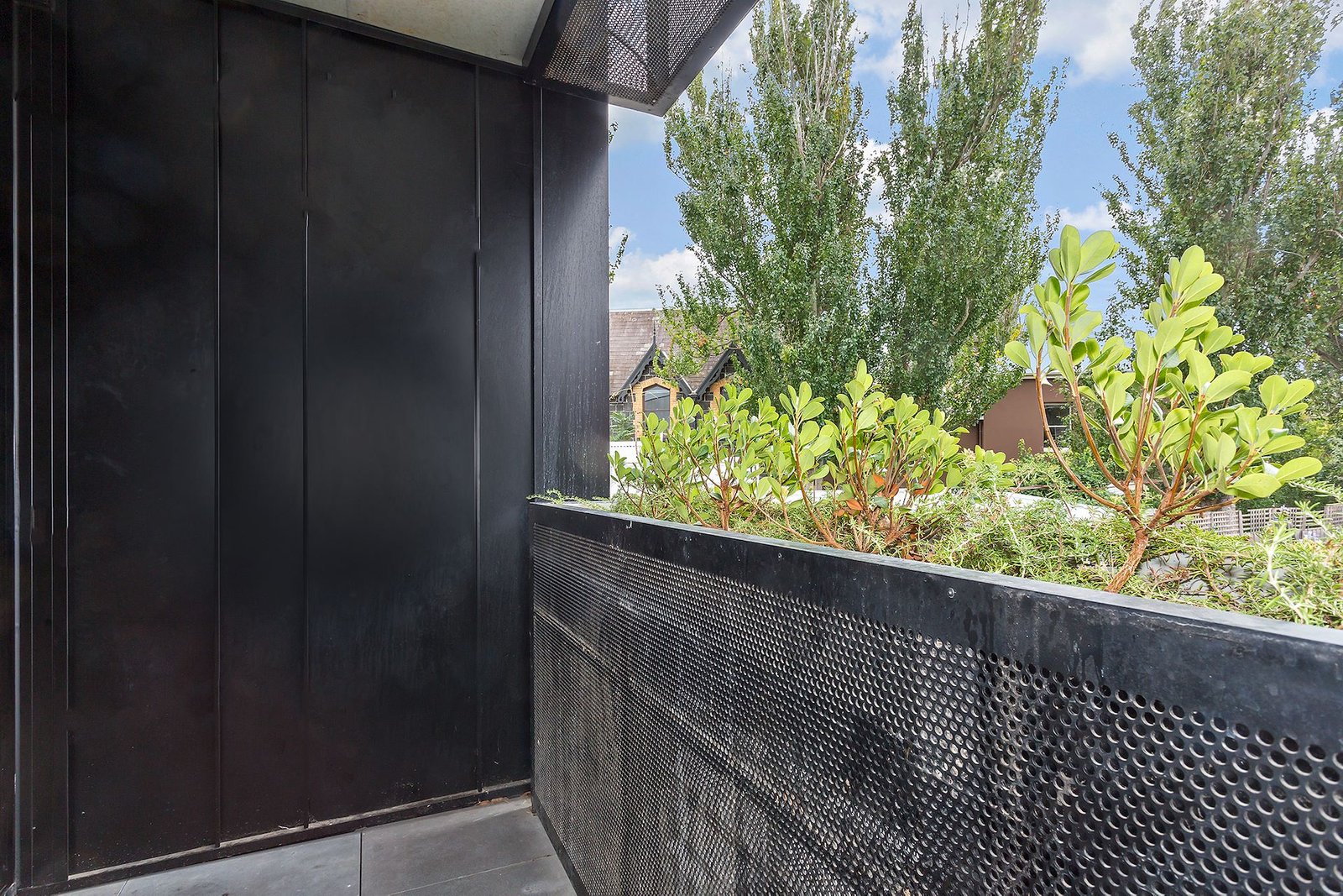 Gallery: 106/1A Smith Street