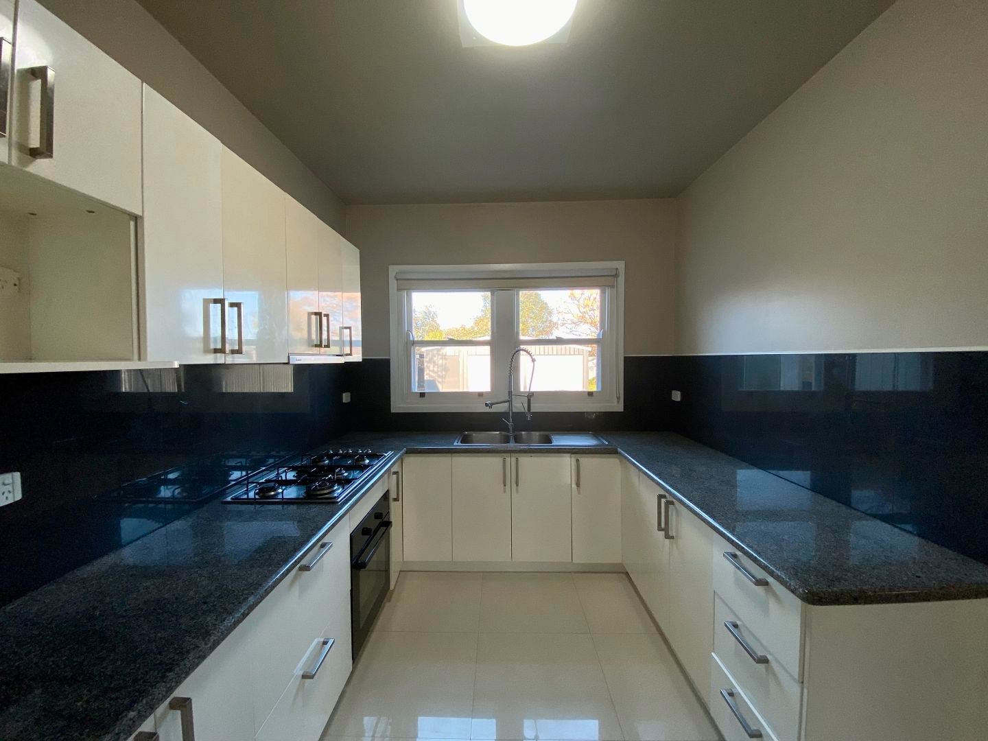 1062 Mate Street NORTH ALBURY 3