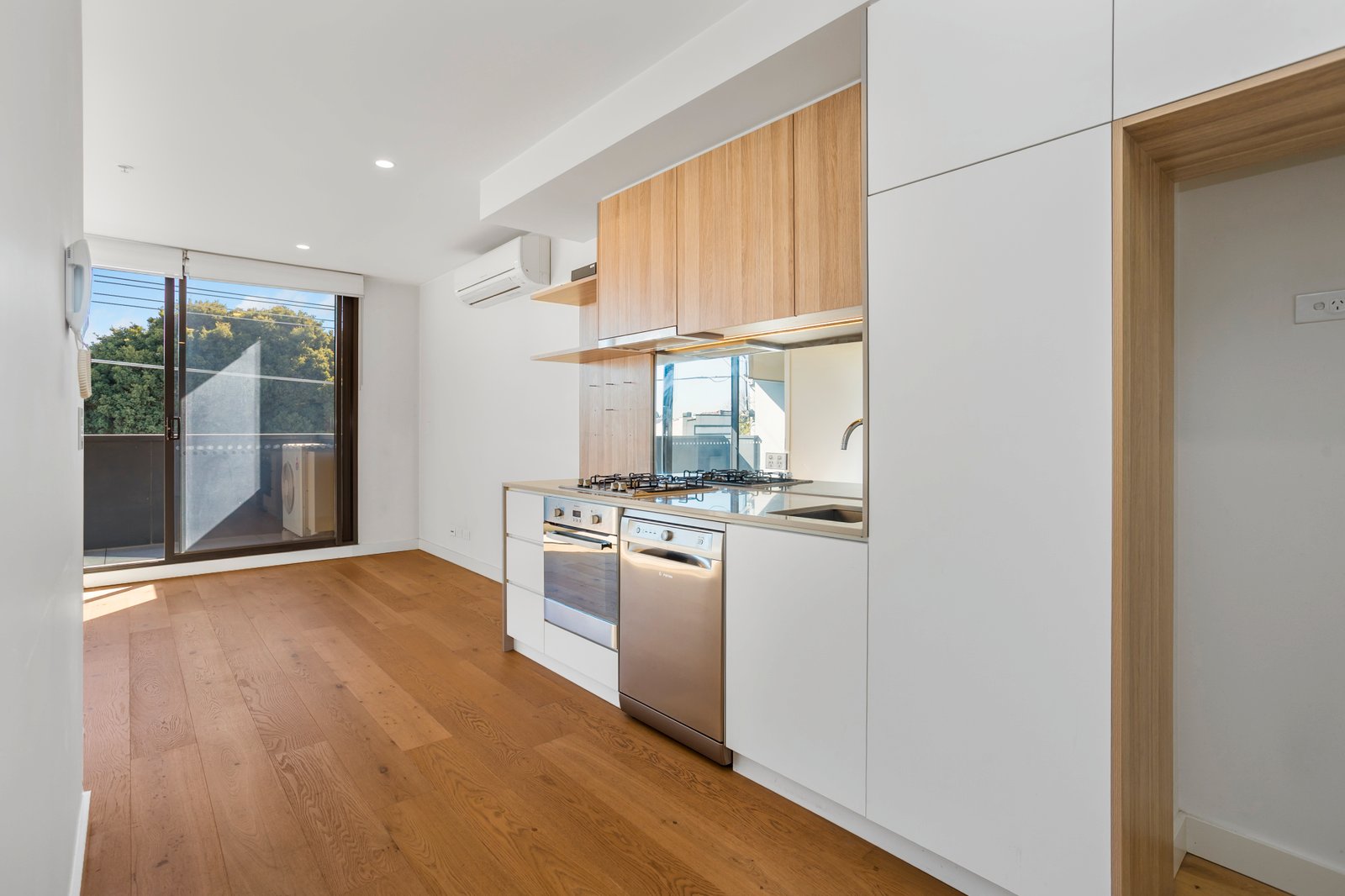 Gallery: 106/3 Langs Road