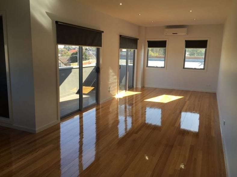 Gallery: 106/305 Buckley Street