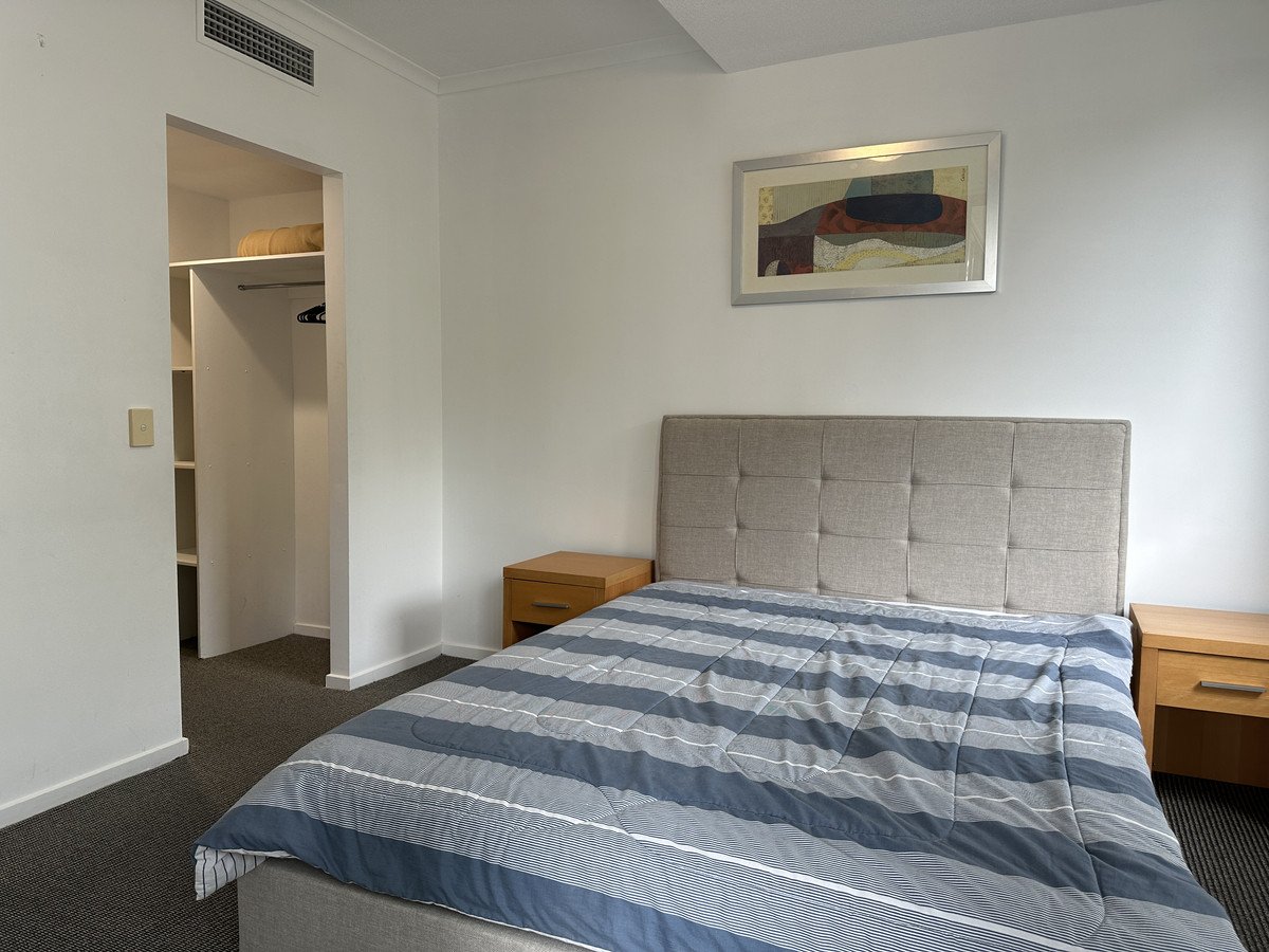 1064/1 Ocean Street BURLEIGH HEADS 5