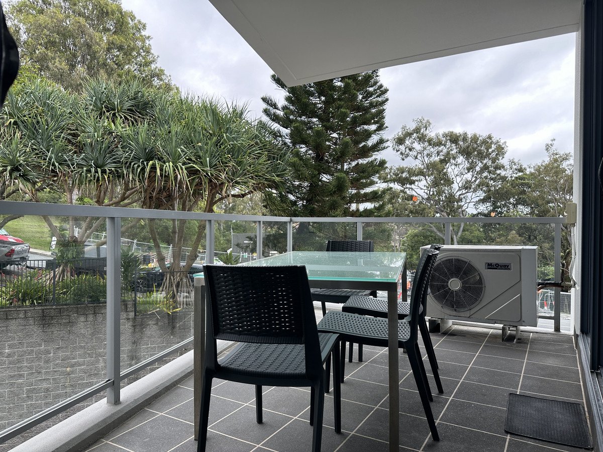 1064/1 Ocean Street BURLEIGH HEADS 8