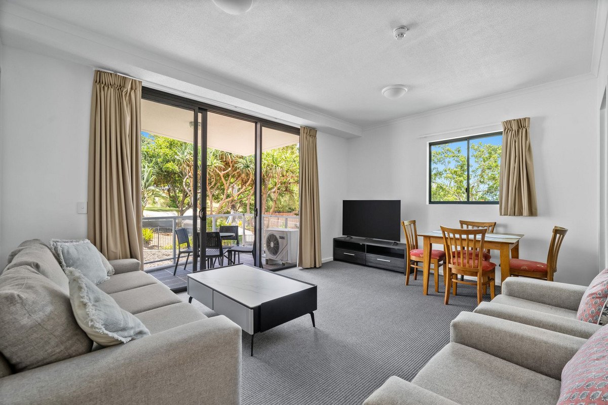 1064/1 Ocean Street BURLEIGH HEADS 5