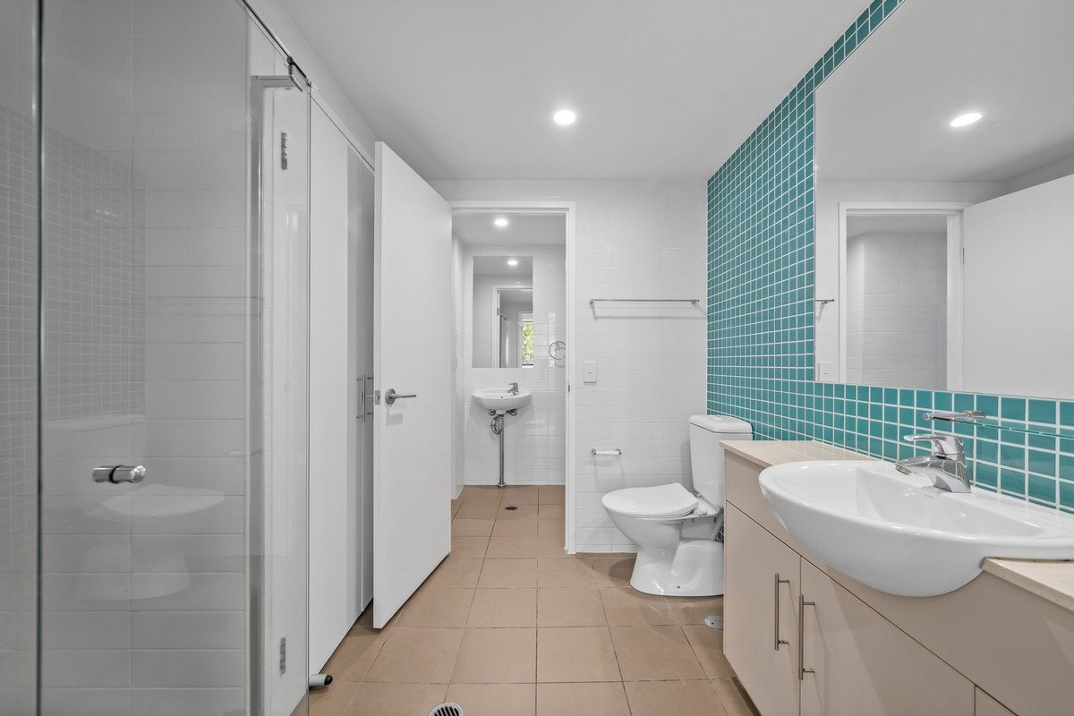1064/1 Ocean Street BURLEIGH HEADS 10