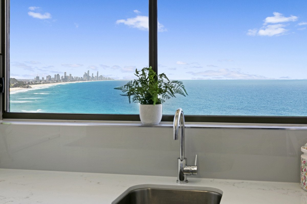 106/45 Hayle Street Burleigh Heads 6