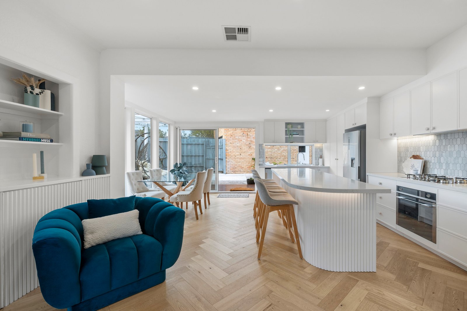 Gallery: 1065 Nepean Highway