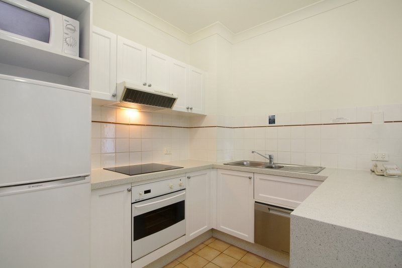 107-109/99 Griffith Street COOLANGATTA 4