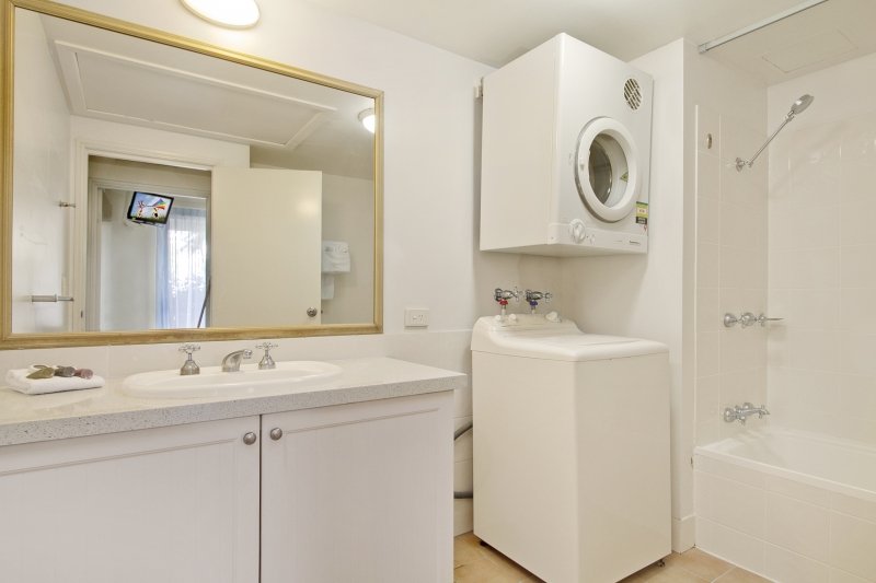 107-109/99 Griffith Street COOLANGATTA 6