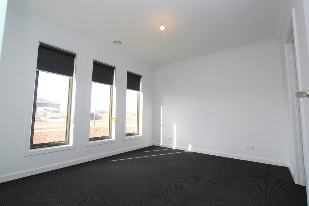 107 Ascot Gardens Drive DELACOMBE 5