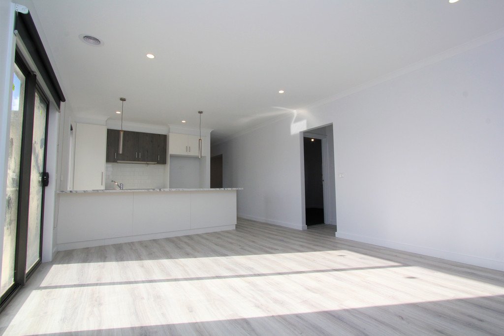 107 Ascot Gardens Drive DELACOMBE 8
