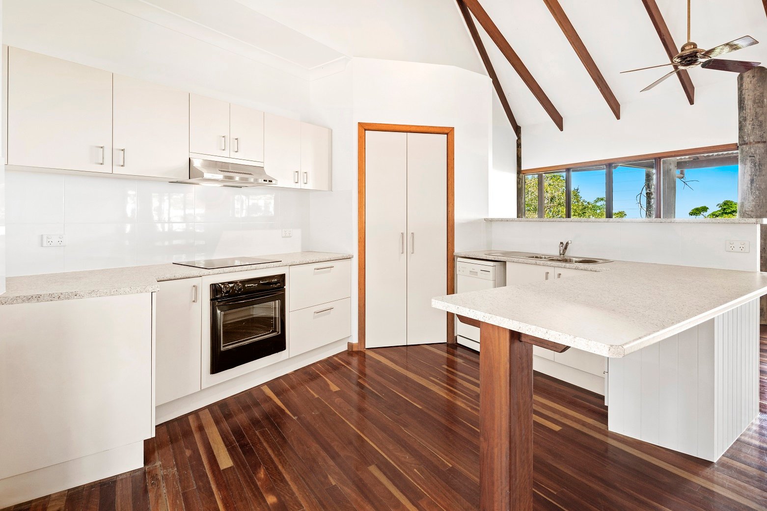 107 Camille Drive STRATHDICKIE 6
