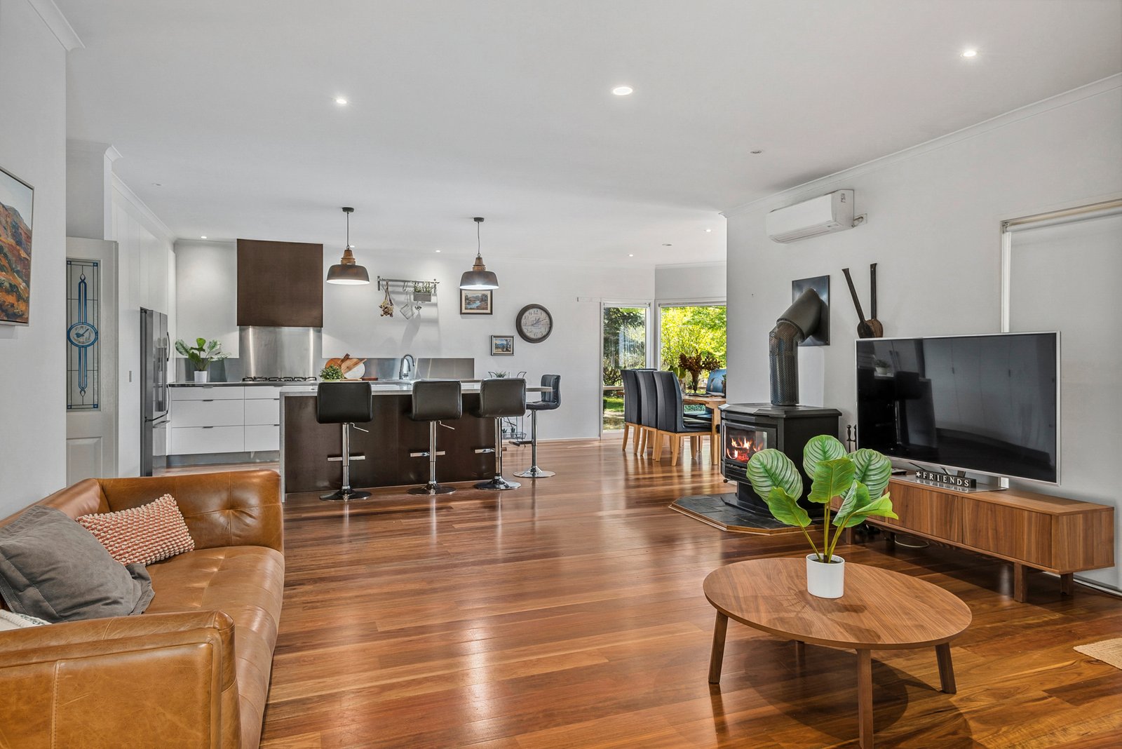 Real Estate and Property in 107 Clarkes Lane, Woodend, VIC