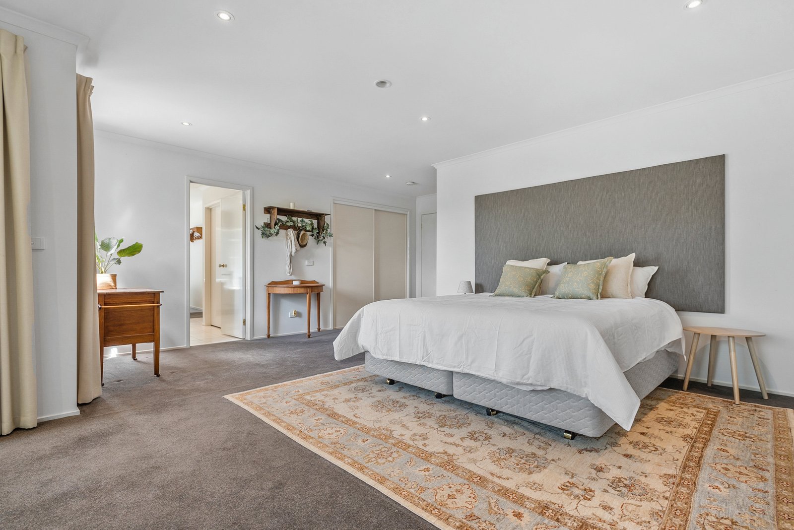 Real Estate and Property in 107 Clarkes Lane, Woodend, VIC