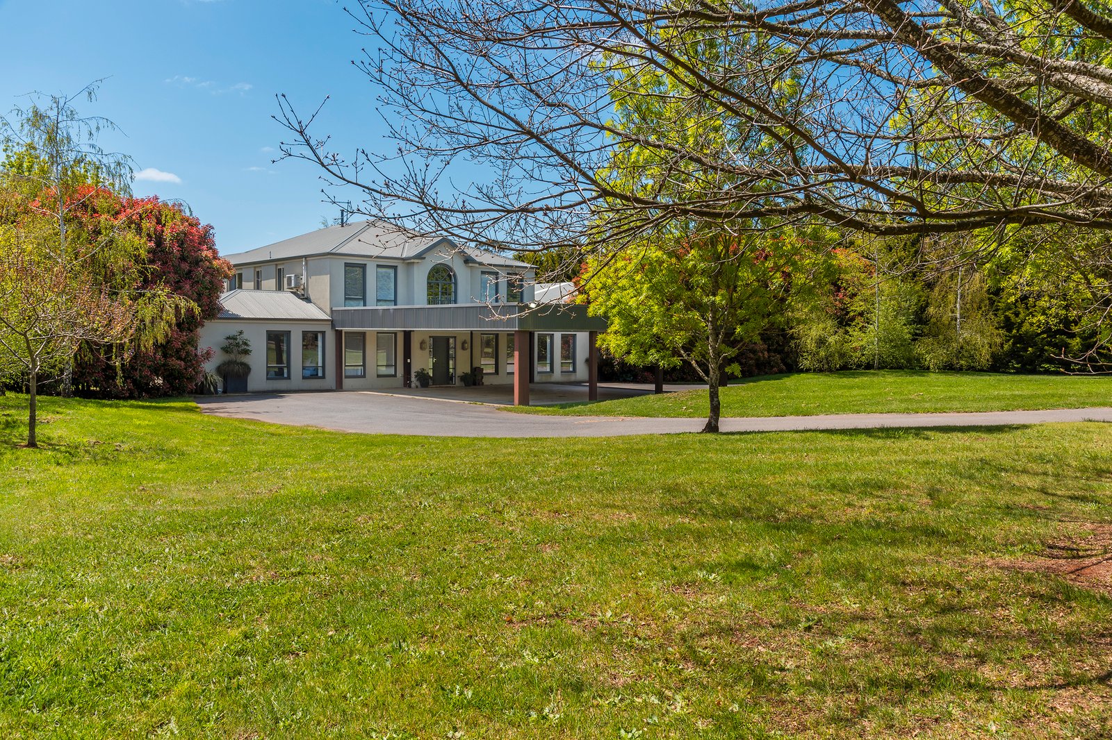 Real Estate and Property in 107 Clarkes Lane, Woodend, VIC