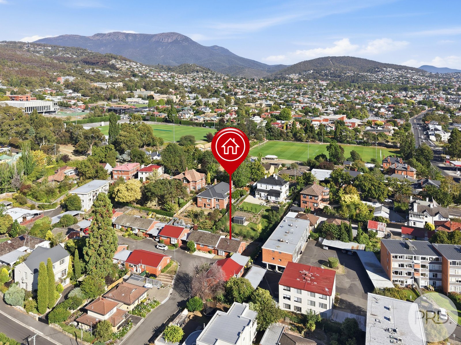 10/7 Derwentwater Avenue SANDY BAY 13