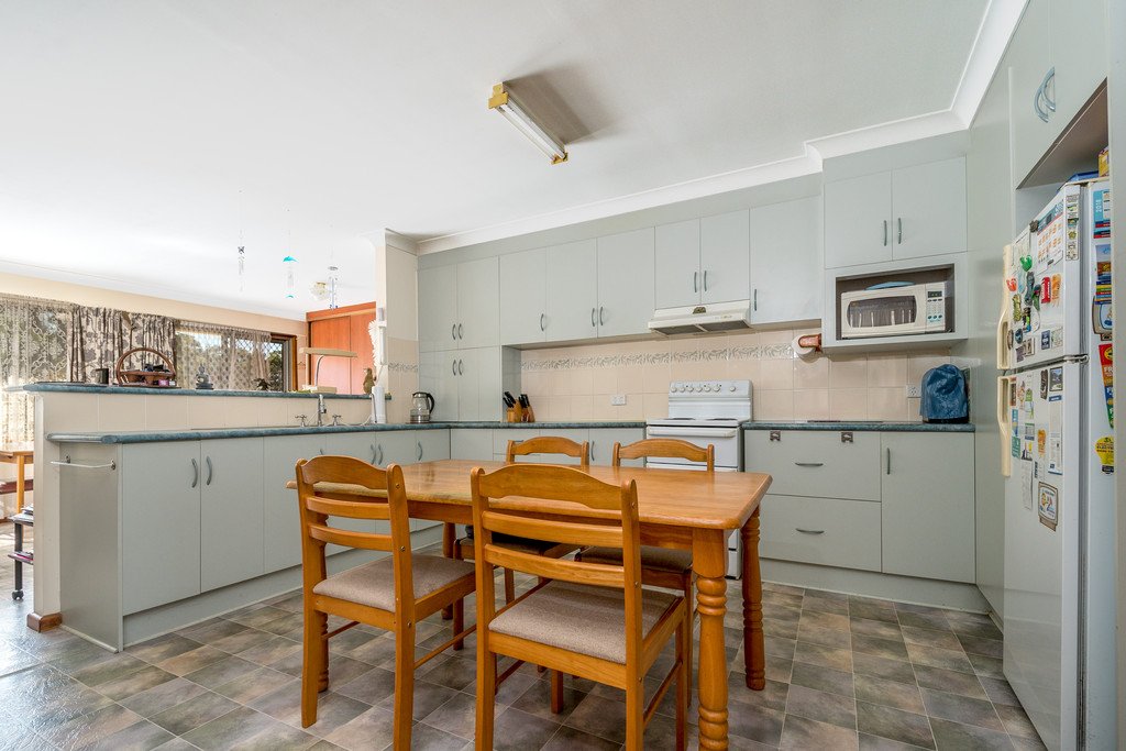 107 Devonshire Crescent OAK FLATS 3