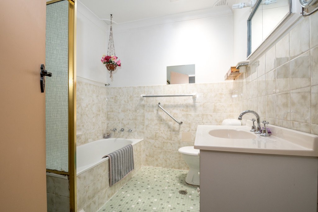 107 Devonshire Crescent OAK FLATS 5