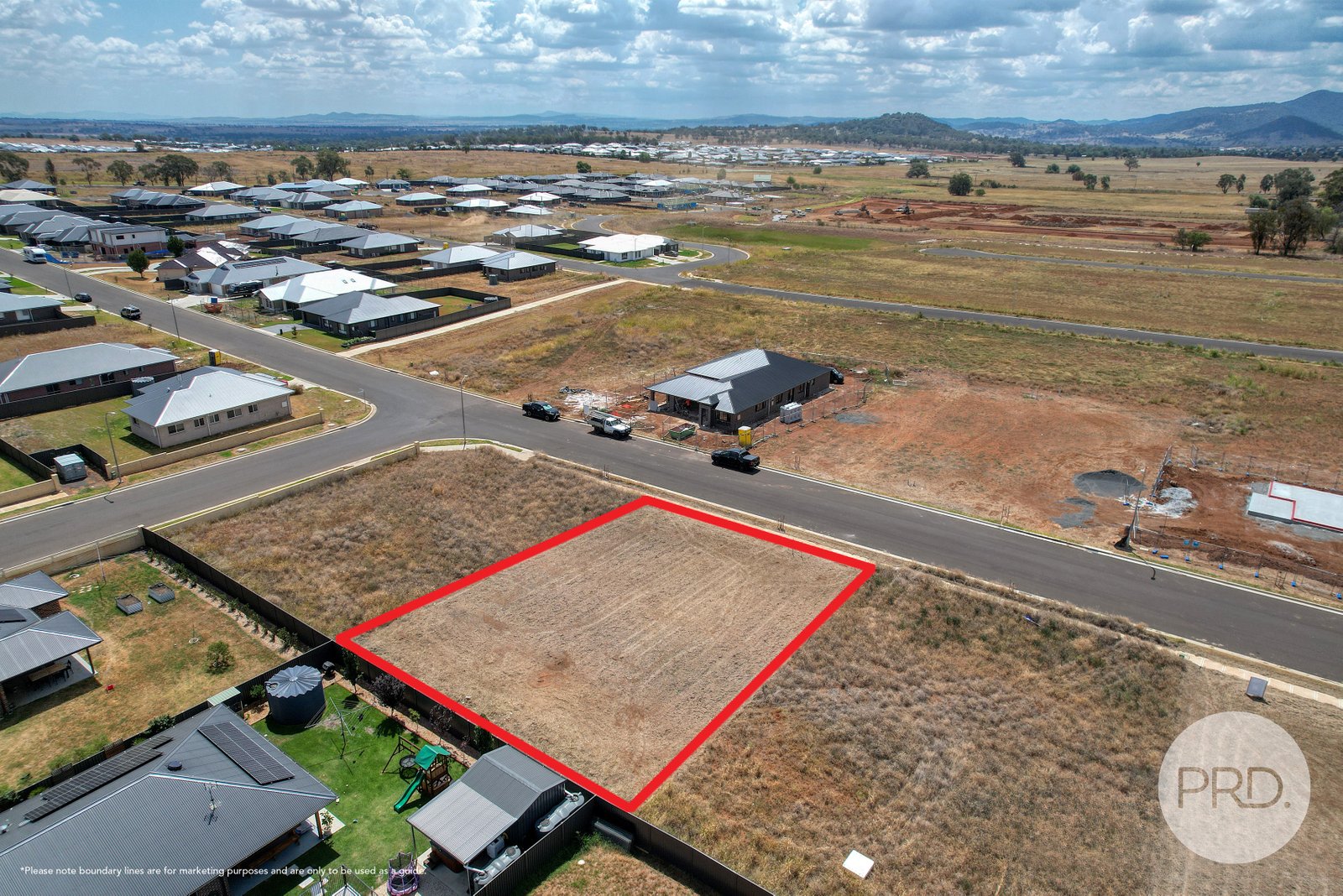 107 Evesham Circuit TAMWORTH 8