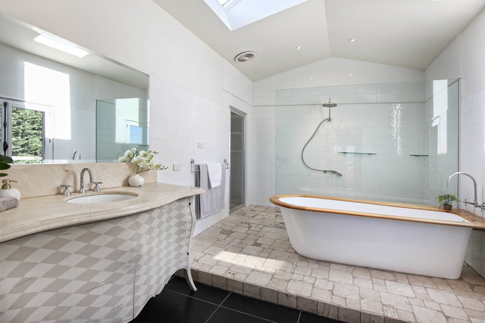 Real Estate and Property in 107 Kemp Road, New Gisborne, VIC