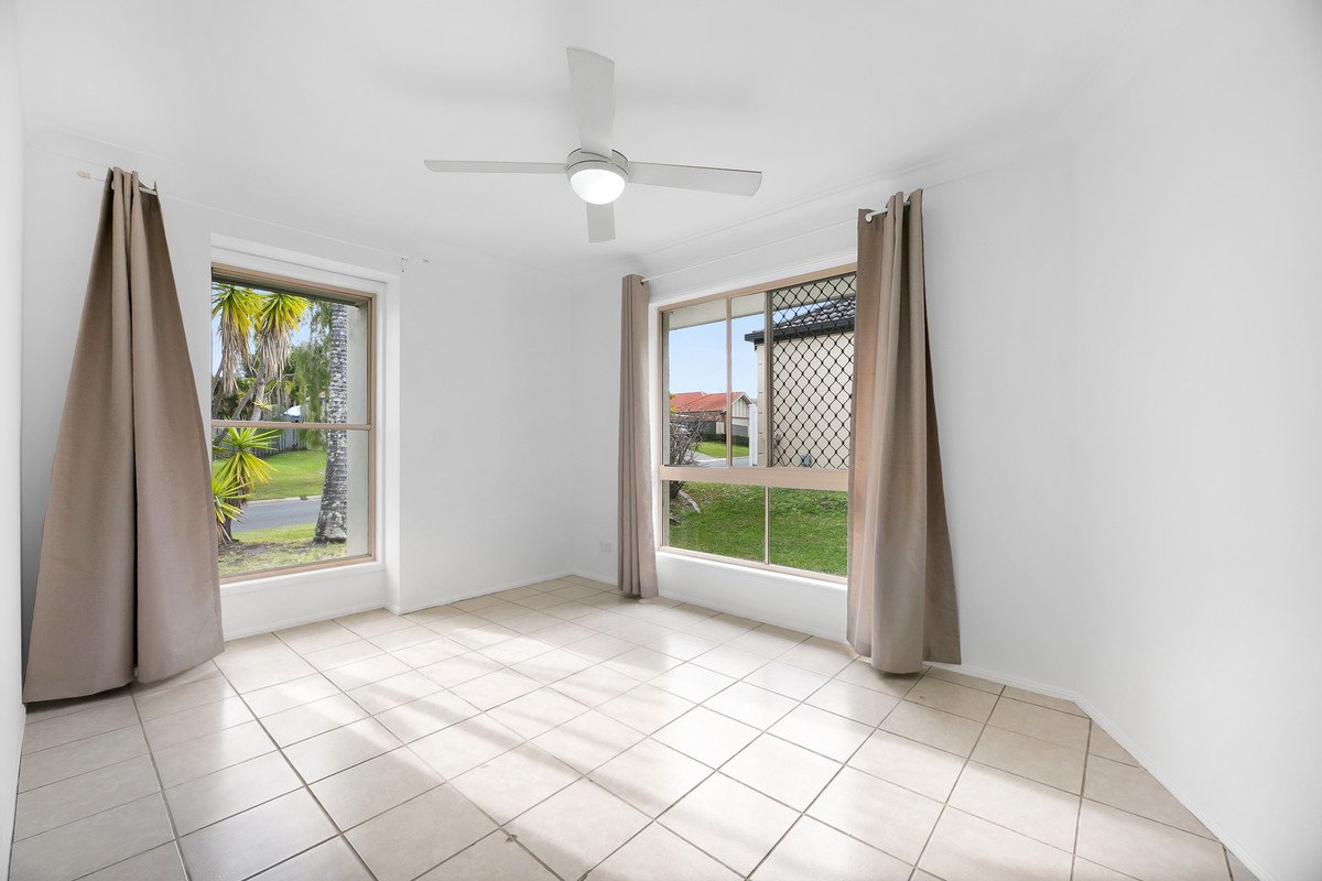 107 Kingarry Circuit Merrimac 9