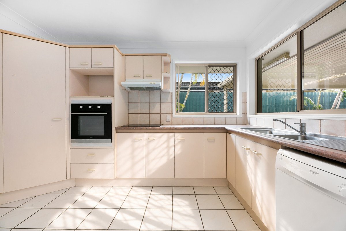 107 Kingarry Circuit Merrimac 12