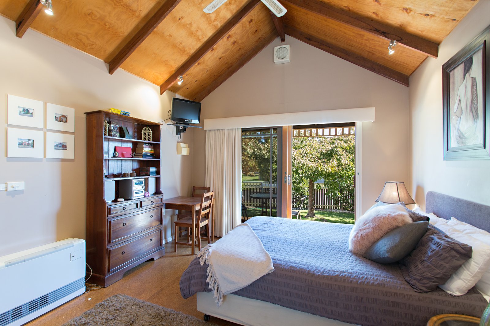 Gallery: 107 Little Dodds Street