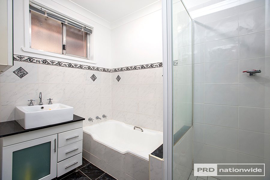107 Manilla Road TAMWORTH 2