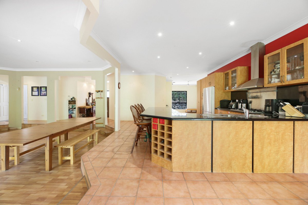 107 Valley Drive Tallebudgera 6