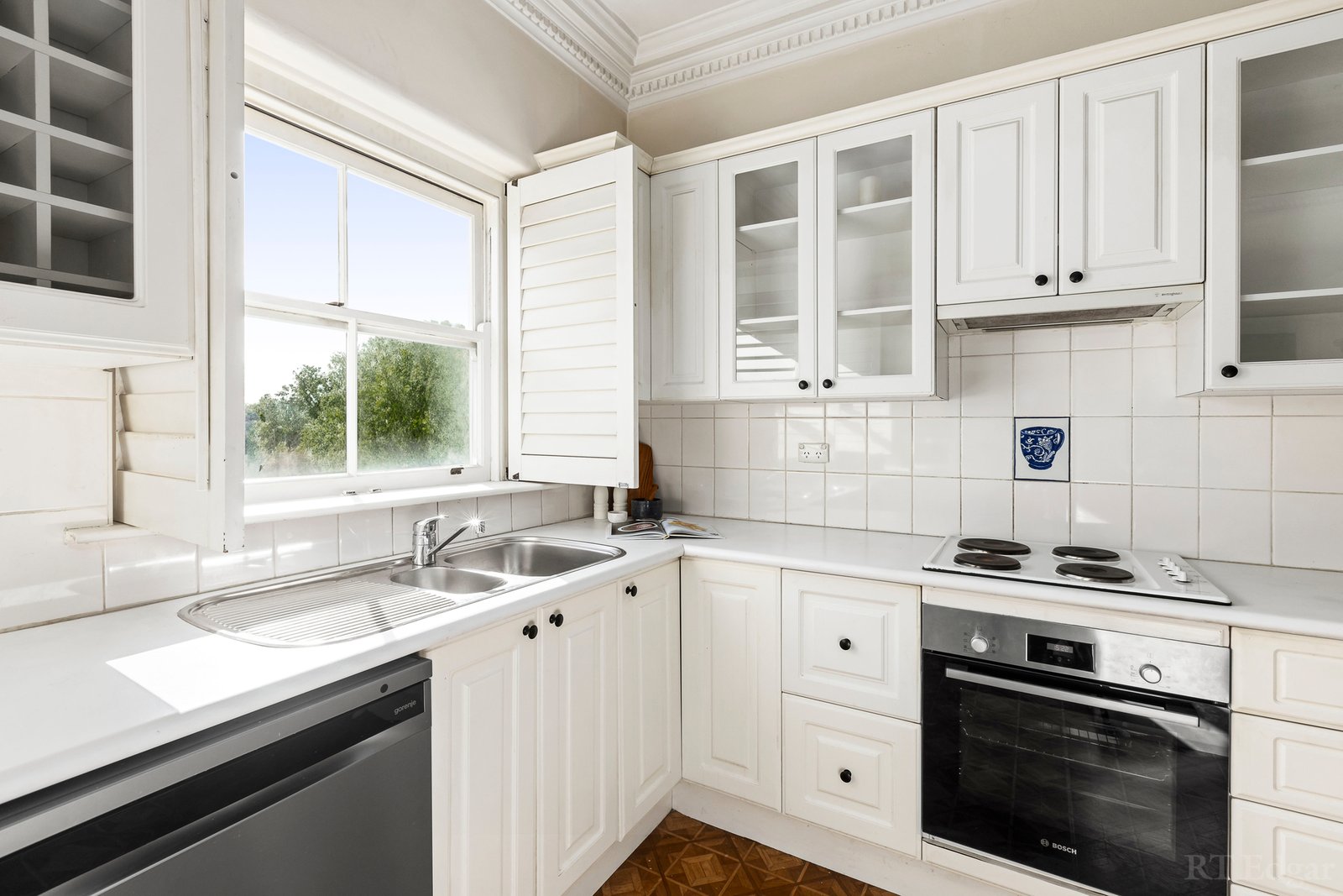 Real Estate and Property in 10/7 Wallace Avenue, Toorak, VIC