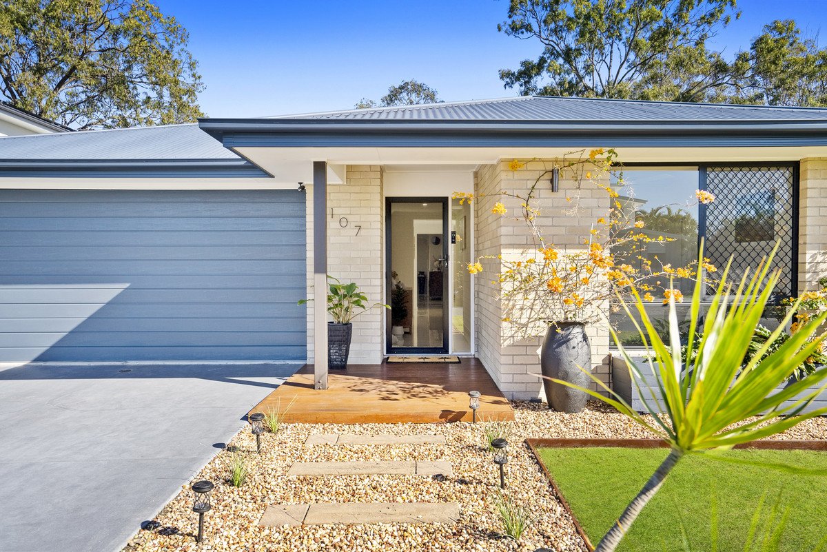 107 Yodelay Street VARSITY LAKES 2