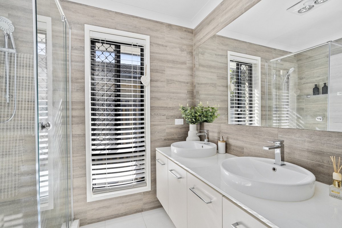 107 Yodelay Street VARSITY LAKES 10