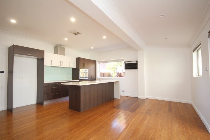 1070 Canterbury Road ROSELANDS 4