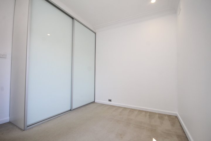 1070 Canterbury Road ROSELANDS 8