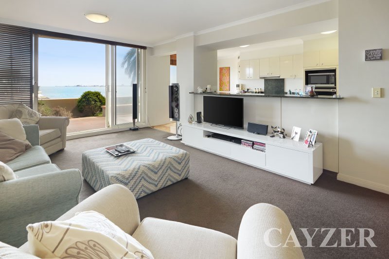 Gallery: 107/107 Beach Street