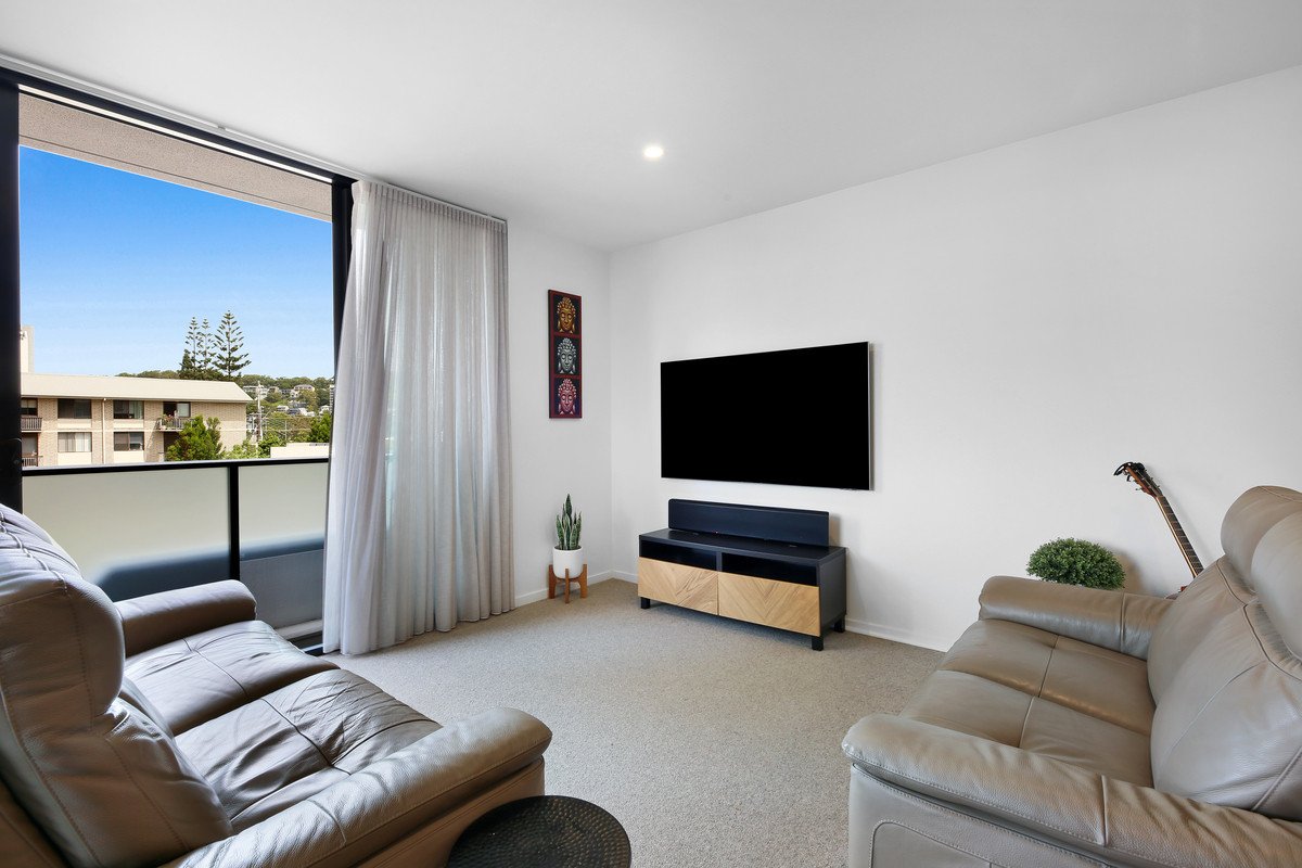 10/72 The Esplanade Burleigh Heads 6