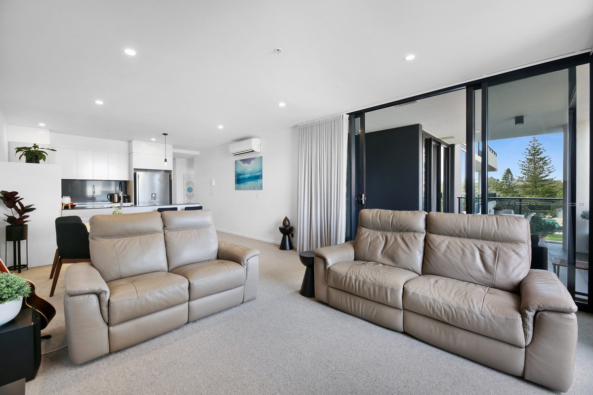 10/72 The Esplanade Burleigh Heads 8