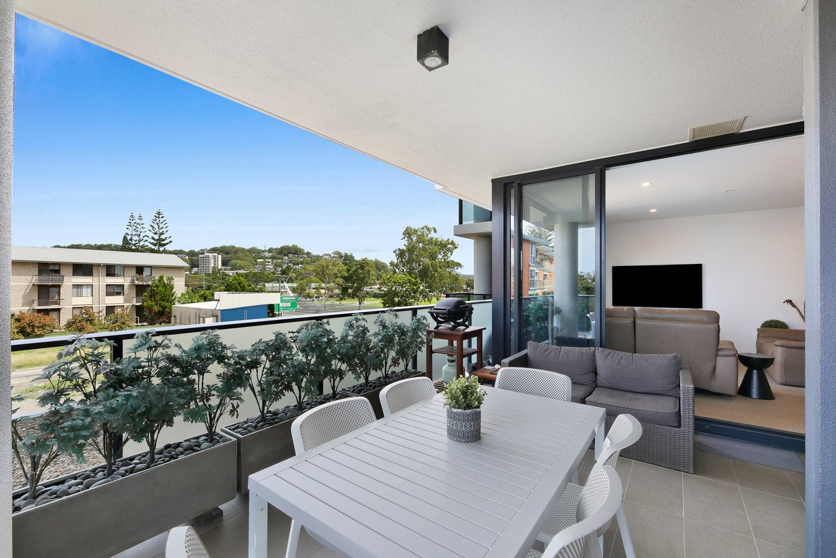 10/72 The Esplanade Burleigh Heads 9