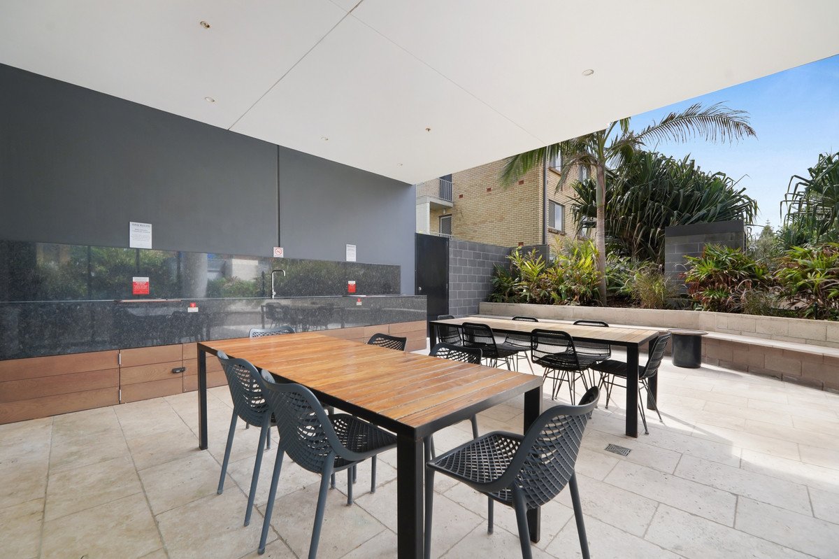 10/72 The Esplanade Burleigh Heads 22