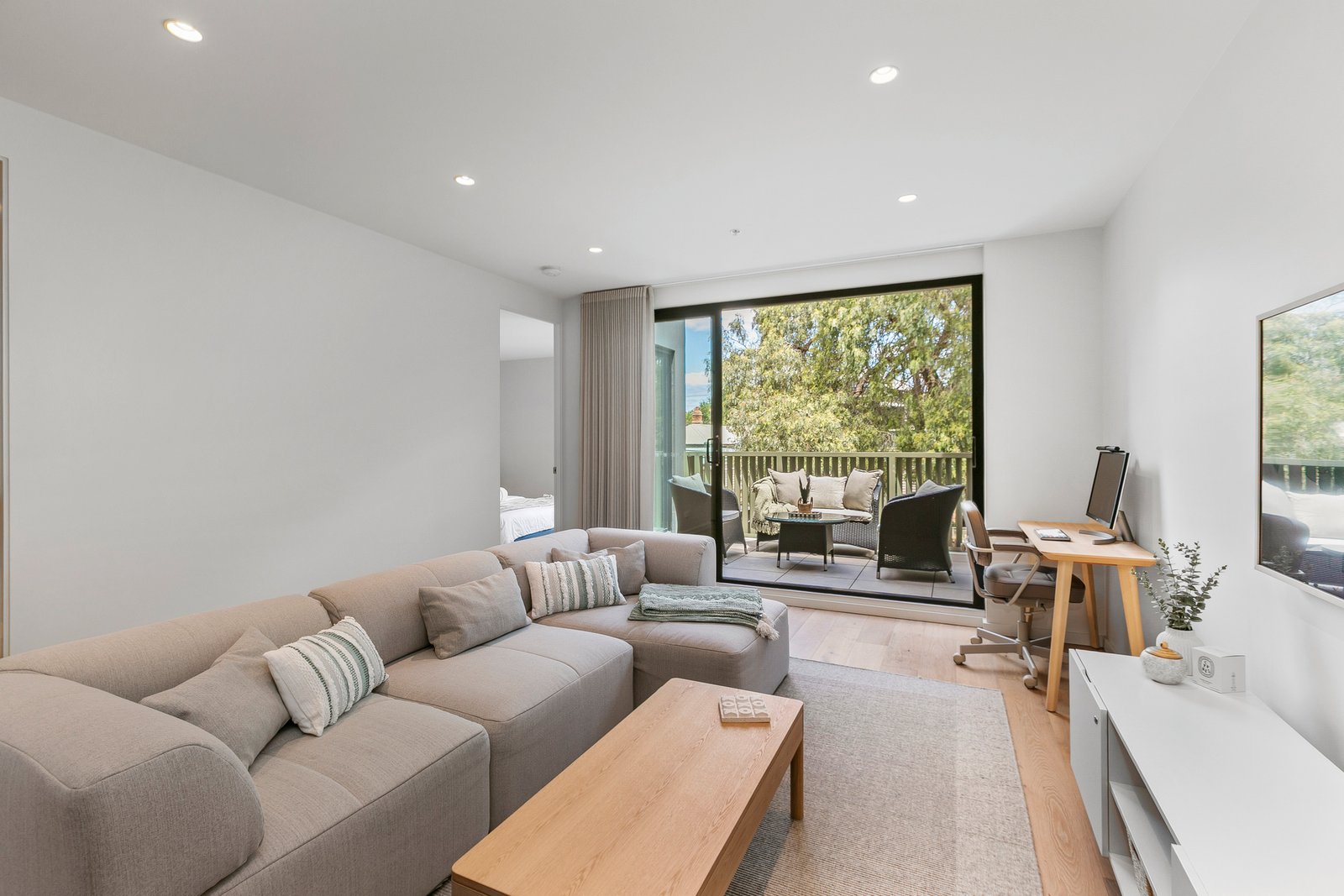 Gallery: 107/27 Aitken Street