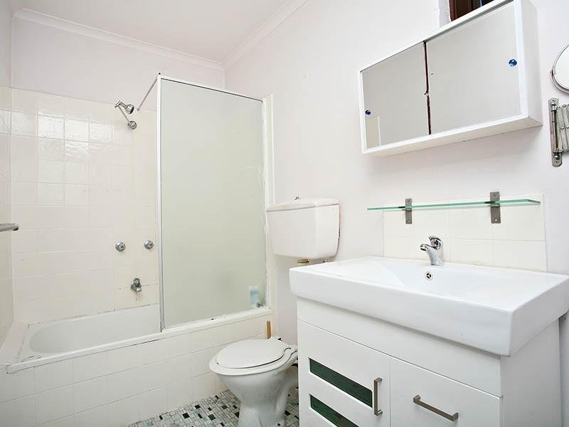 Gallery: 10/73 Kingsville Street