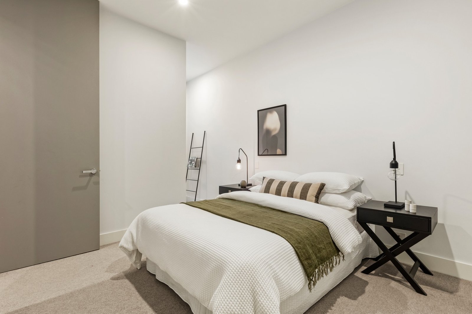 Gallery: 107/33 Crisp Street