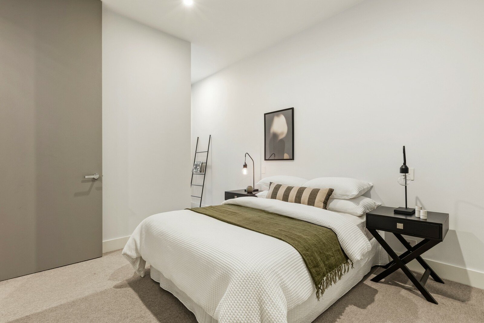 Gallery: 107/33 Crisp Street